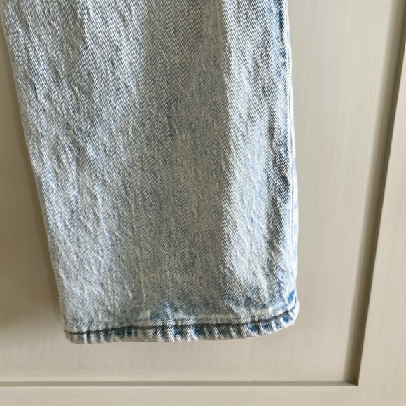 EUC 70’s High Slim Straight Levi’s jeans in a light blue wash. - Picture 11 of 16